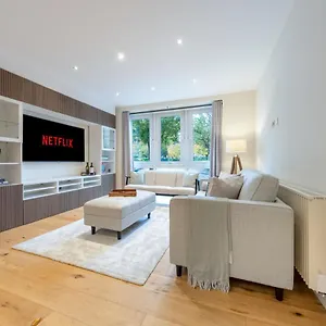 Candler Mews - Twickenham